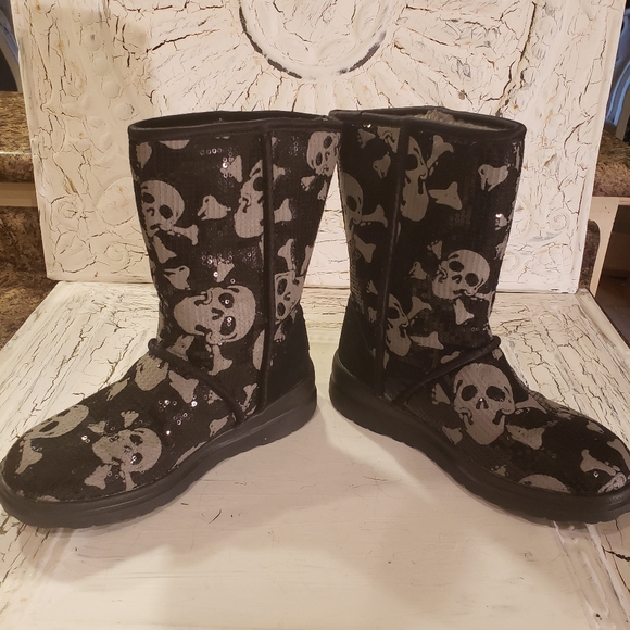 I heart Ugg Kisses Short - Picture 9 of 10